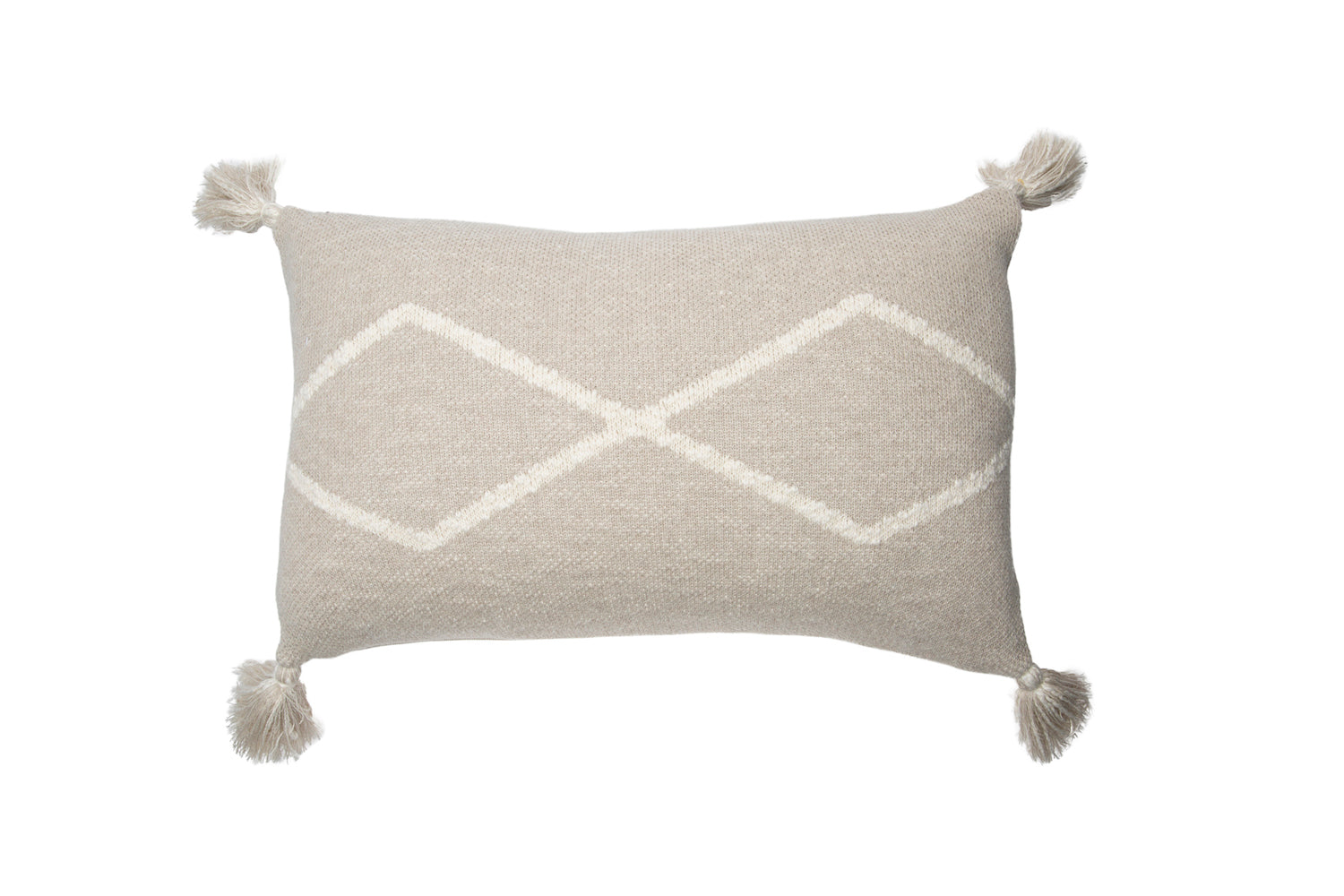 Knitted Cushion Oasis. A soft knitted cushion in natural with a rhombus pattern in cream and small corner tassels.