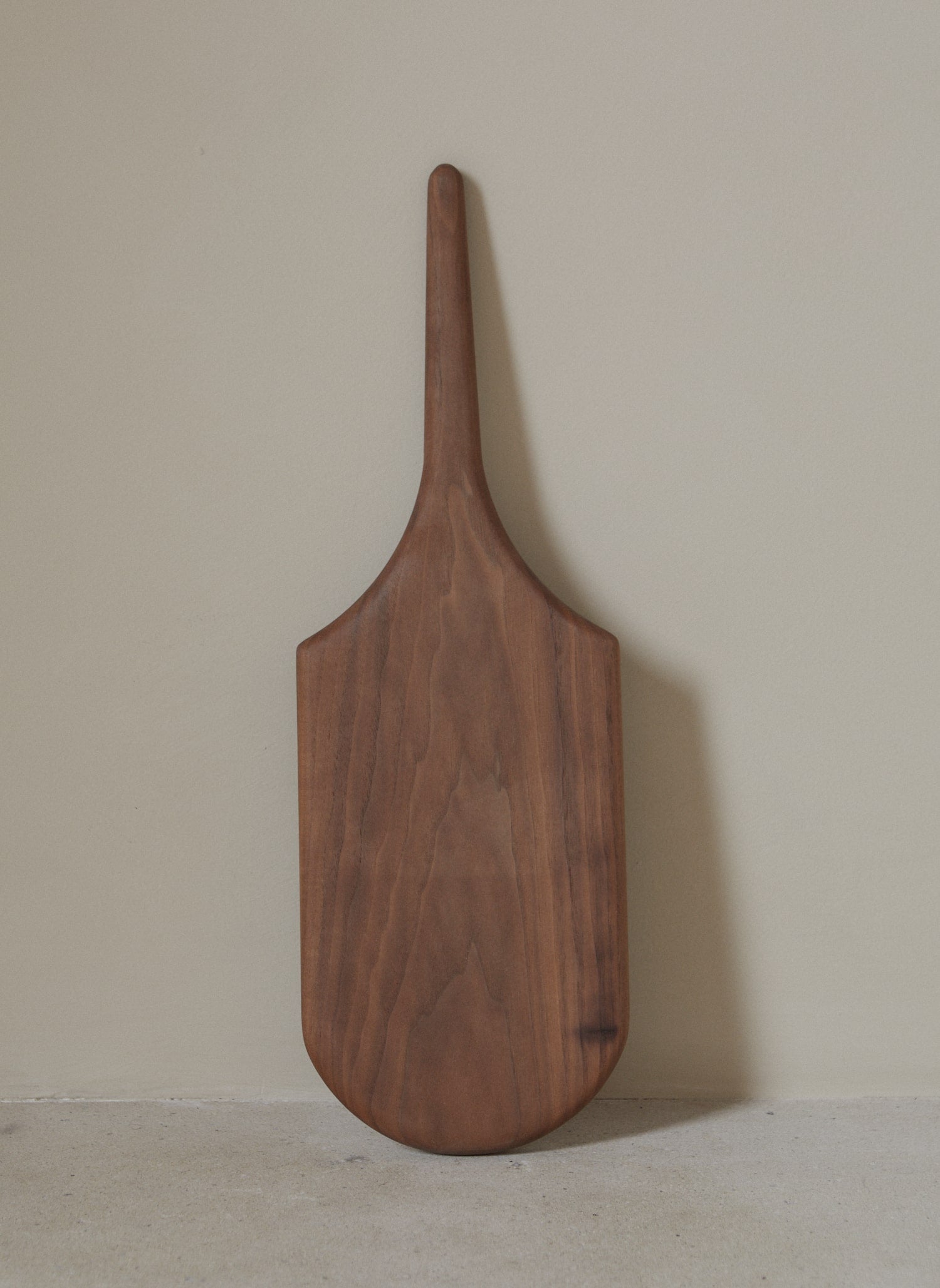For the compact kitchen, this short and narrow minimalist chop board elevates kitchenware to art. 